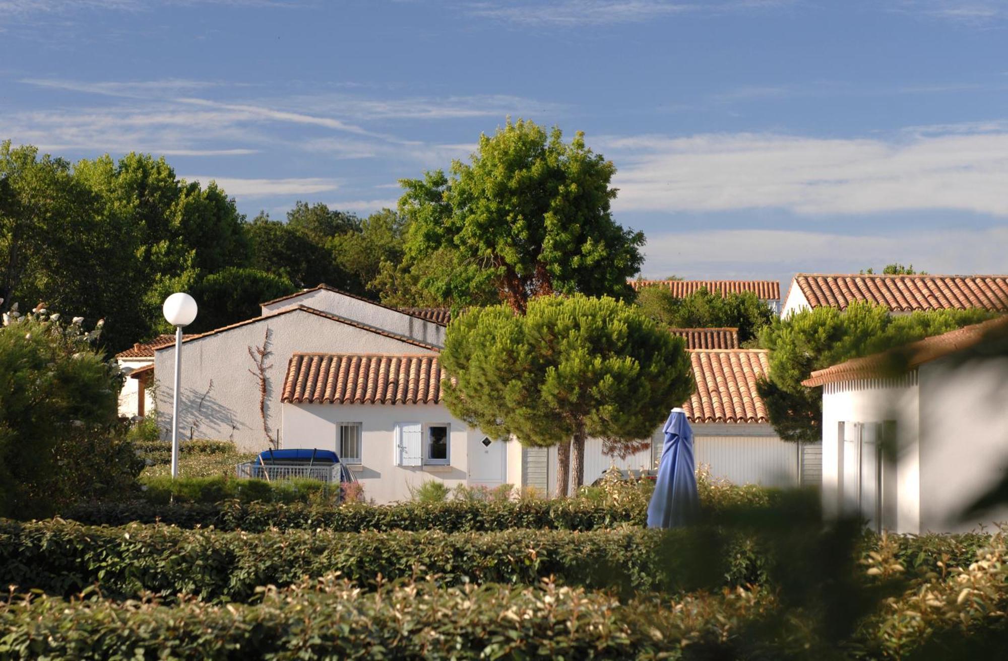 Residence Odalys Le Village Des Amareyeurs Le Château-dʼOléron Zewnętrze zdjęcie